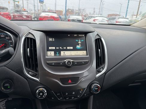 Used 2017 Chevrolet Cruze LT w/ Convenience Package image 21