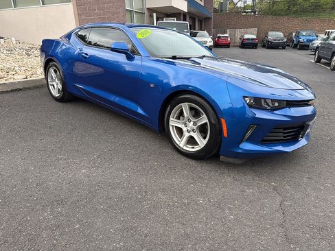 Used 2018 Chevrolet Camaro LT w/ Technology Package image 2