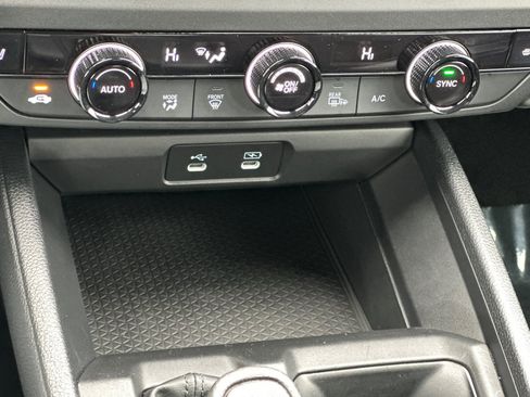 Certified 2025 Honda Accord SE image 19