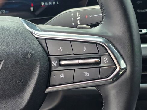 Used 2025 Chevrolet Equinox LT FWD image 18