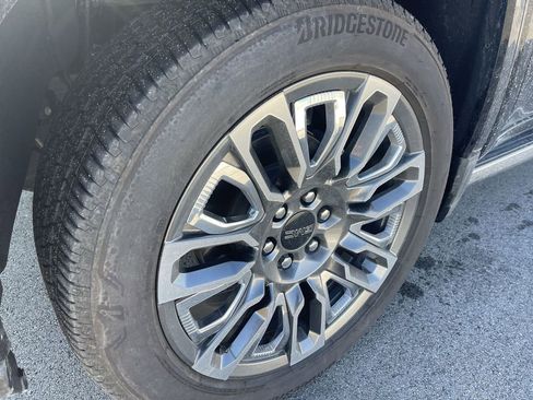 Used 2023 GMC Sierra 1500 Denali Ultimate image 2