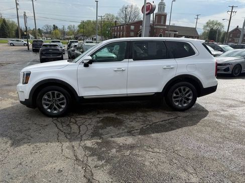 Certified 2023 Kia Telluride LX image 4