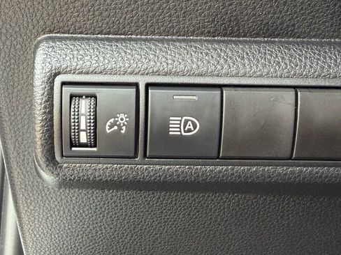 Used 2025 Toyota Corolla LE image 24