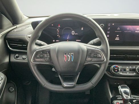 Used 2024 Buick Envista Sport Touring w/ Convenience I Package FWD image 9