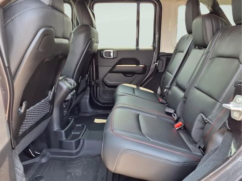 New 2026 Jeep Wrangler Unlimited Rubicon AWD/4WD image 9