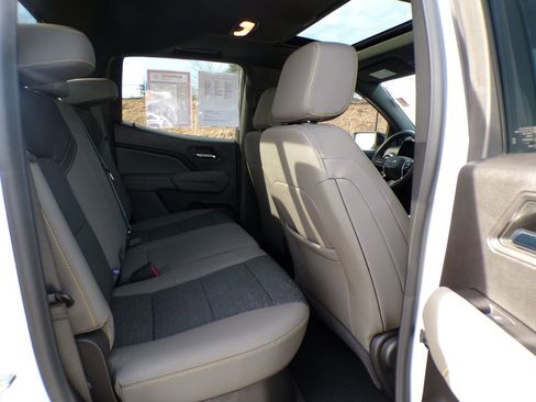 Used 2024 Chevrolet Colorado ZR2 w/ Technology Package AWD/4WD image 19
