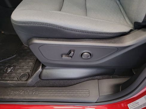 New 2026 RAM 1500 Big Horn AWD/4WD image 12