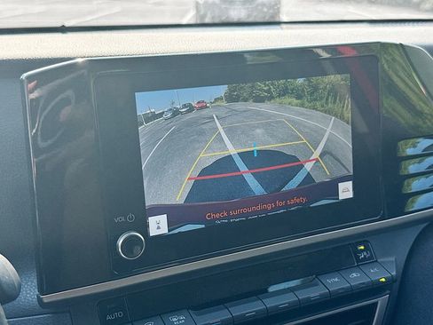 Used 2025 Toyota Camry LE image 19