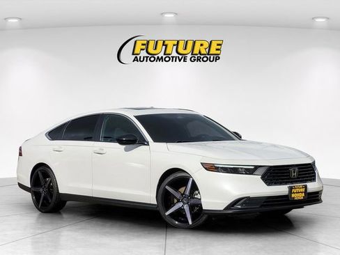 Used 2025 Honda Accord Sport image 1