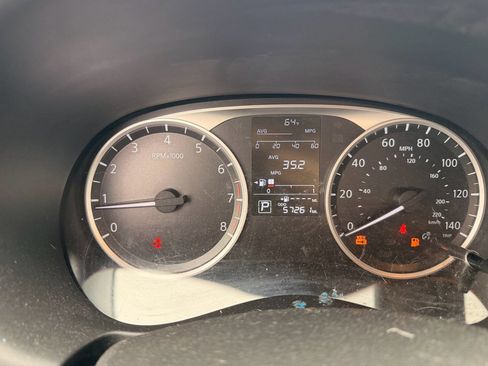 Certified 2020 Nissan Kicks S image 10