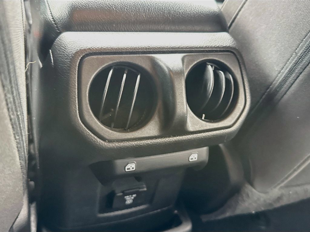 Used 2023 Jeep Wrangler Unlimited Rubicon 4xe AWD/4WD image 28