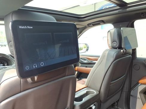 Used 2023 GMC Yukon XL Denali Ultimate AWD/4WD image 17