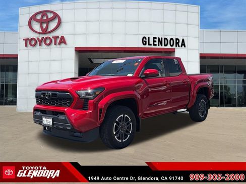 Certified 2025 Toyota Tacoma TRD Sport RWD image 5