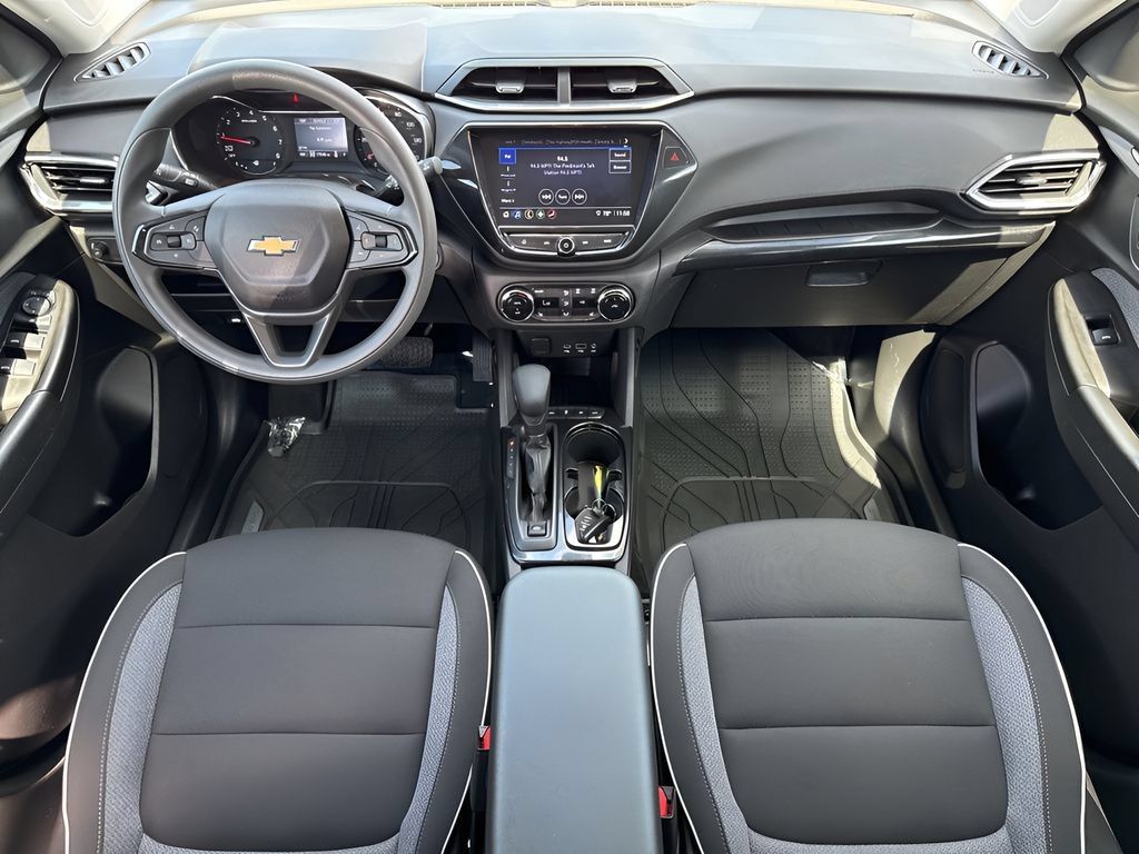 Used 2023 Chevrolet TrailBlazer LT w/ Convenience Package AWD/4WD image 13