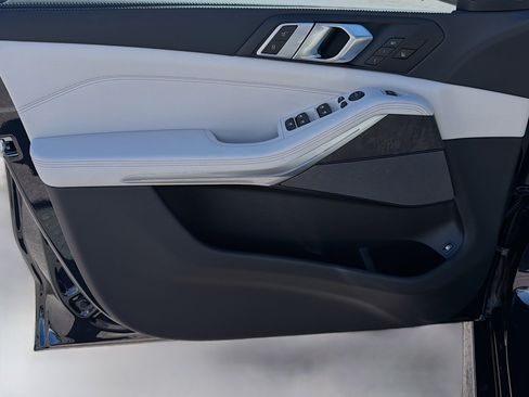 New 2026 BMW X5 xDrive50e w/ Executive Package image 22