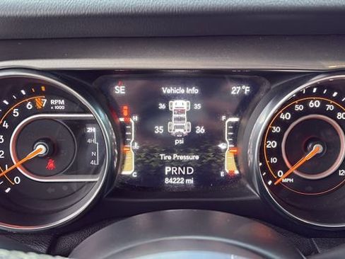 Used 2019 Jeep Wrangler Unlimited Sahara image 11