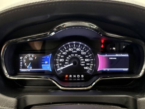 Used 2013 Lincoln MKT AWD image 37