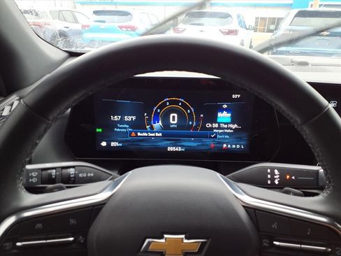 Used 2025 Chevrolet Equinox LT w/ Convenience Package II image 11