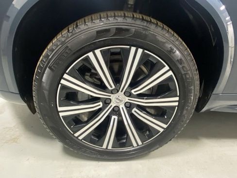 Used 2025 Volvo XC90 B5 Core image 5