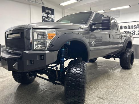 Used 2012 Ford F250 Lariat w/ Lariat Interior Pkg image 3