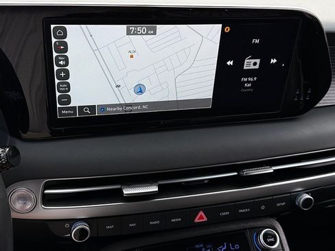 Certified 2024 Hyundai Palisade Limited AWD/4WD image 15