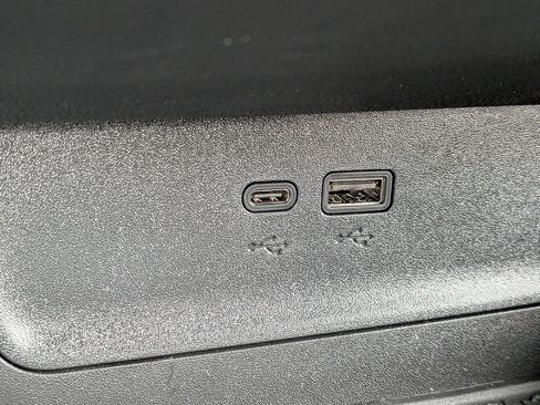 Used 2025 Chevrolet Equinox LT FWD image 20