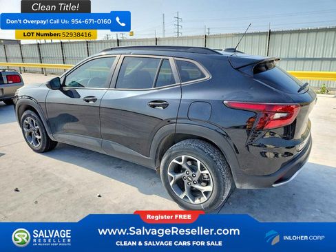 Used 2024 Chevrolet Trax LT FWD image 3