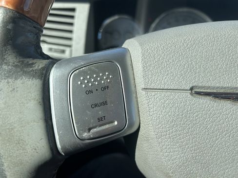 Used 2008 Chrysler Aspen Limited image 17