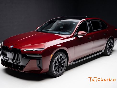 Used 2023 BMW i7 xDrive60 w/ Parking Assistance Package image 1