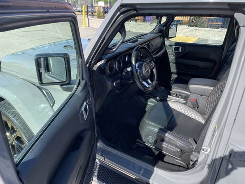 Used 2022 Jeep Wrangler Unlimited Sahara AWD/4WD image 14