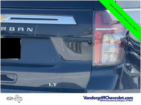 Used 2024 Chevrolet Suburban LT RWD image 7