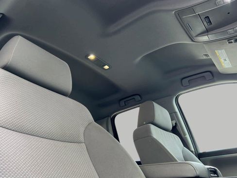 Used 2017 Chevrolet Silverado 1500 Custom image 18