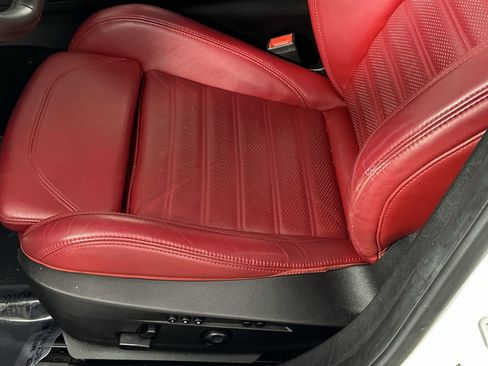 Used 2023 Alfa Romeo Giulia RWD image 16