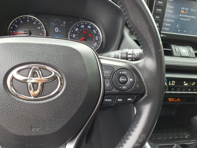 Certified 2020 Toyota RAV4 XLE Premium FWD image 10