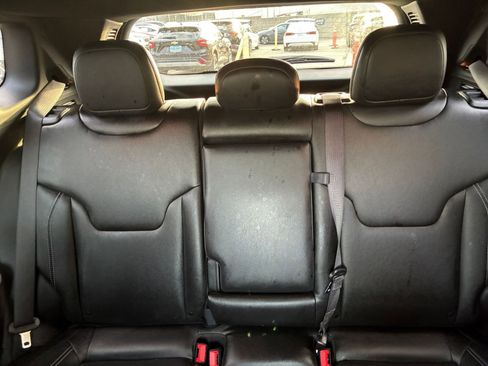 Used 2025 Jeep Compass Limited image 39