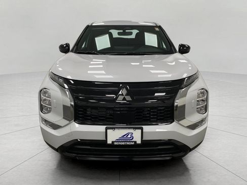 New 2026 Mitsubishi Outlander LE AWD/4WD image 41
