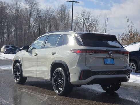 New 2026 Volkswagen Tiguan SE R-Line image 9