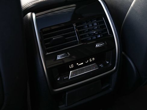 Used 2023 BMW X5 xDrive40i AWD/4WD image 12