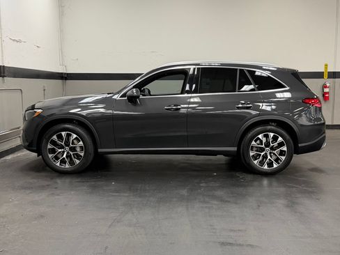 Used 2025 Mercedes-Benz GLC 350e 4MATIC image 8