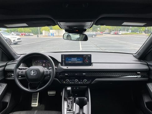 Used 2025 Honda Accord Sport image 10