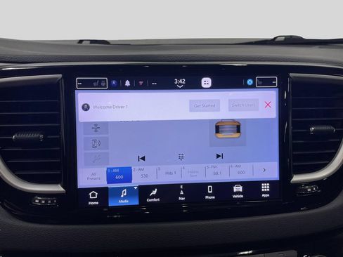 Used 2023 Chrysler Voyager LX FWD image 16