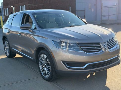 Used 2018 Lincoln MKX Reserve w/ Lincoln MKX Climate Package image 3
