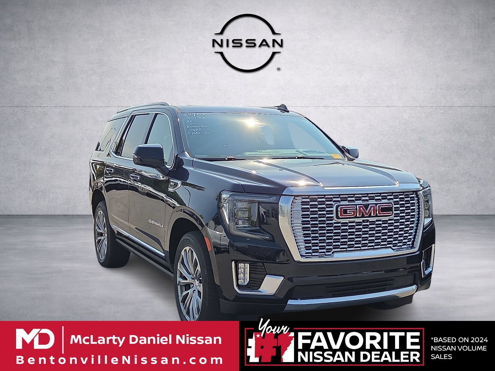 Used 2022 GMC Yukon Denali w/ Denali Premium Package AWD/4WD image 1