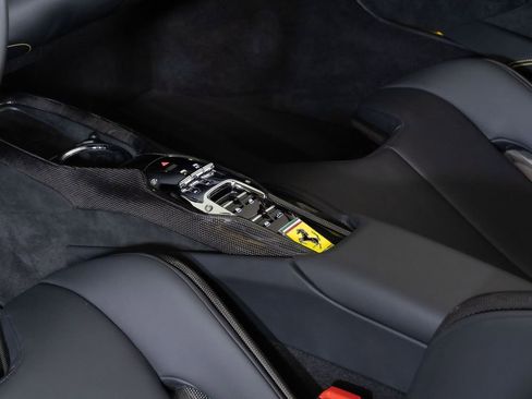 Used 2025 Ferrari 296 GTS Base image 38