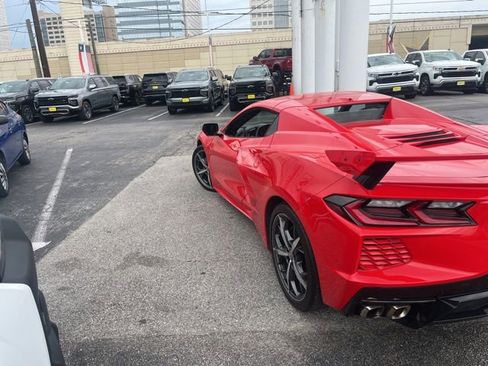 Used 2021 Chevrolet Corvette Stingray Preferred Conv w/ Z51 Performance Package image 3
