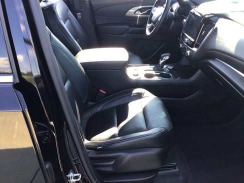Used 2023 Chevrolet Traverse LT FWD image 13