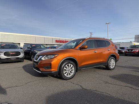 Certified 2019 Nissan Rogue SV image 1