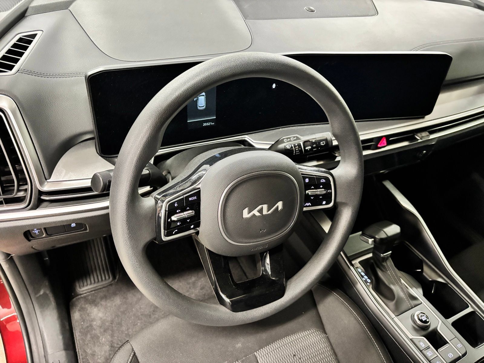 Used 2025 Kia Sorento LX FWD image 16