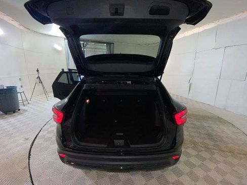 Used 2024 Chevrolet Trax RS w/ Sunroof Package FWD image 30