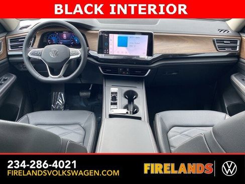 New 2026 Volkswagen Atlas SE image 2